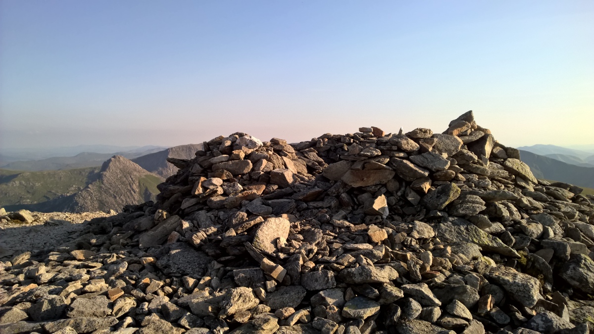 Cairn SW of Carnedd Dafydd