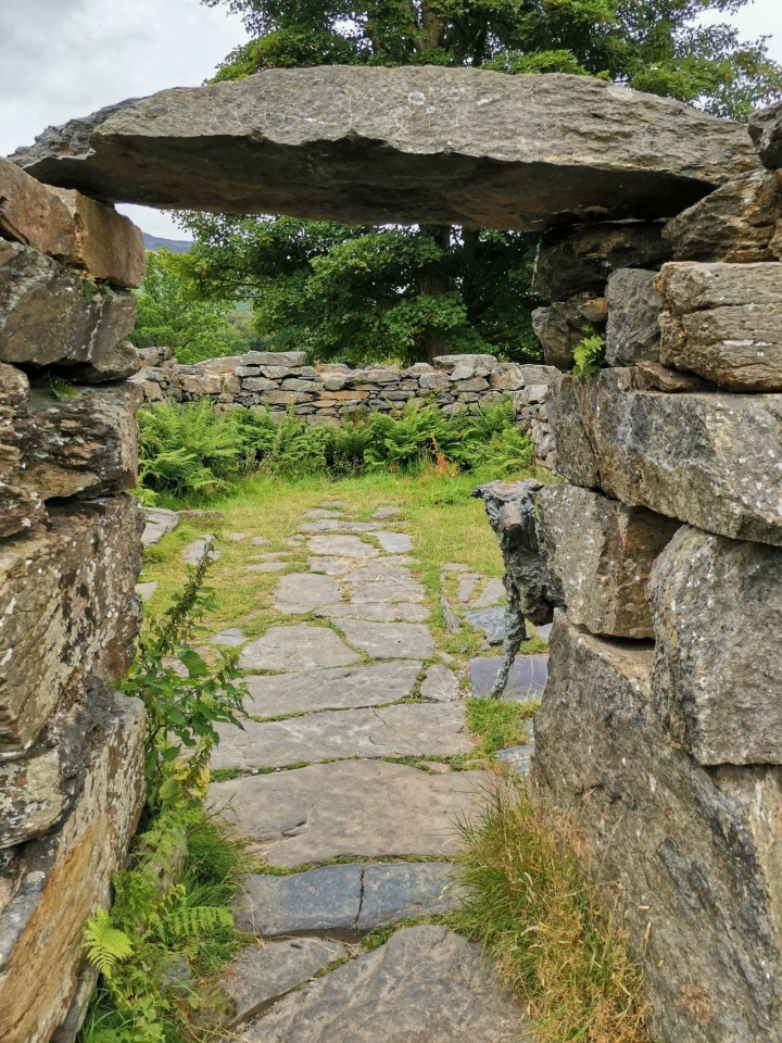 Click for full size image of Bedd Gelert (PID:230393) Bedd Gelert