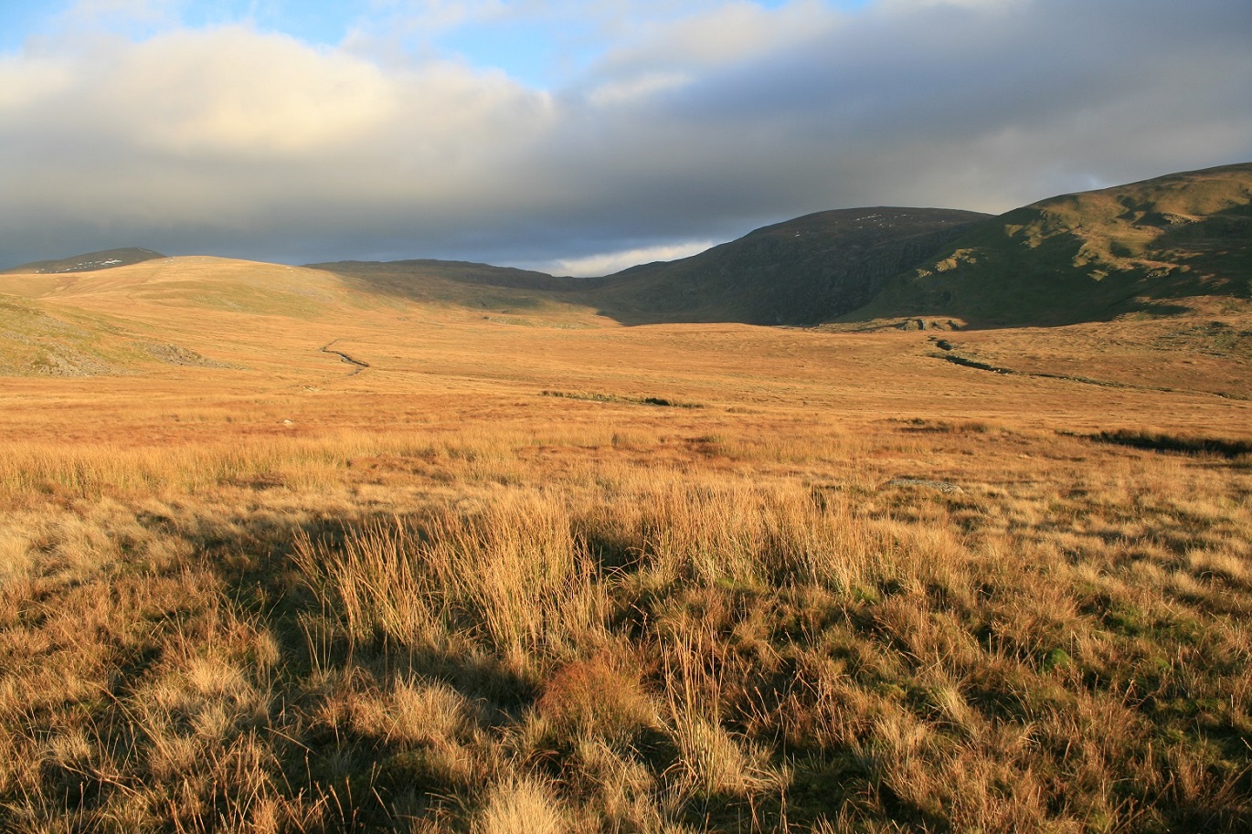 Pont Scethin Double Cairn