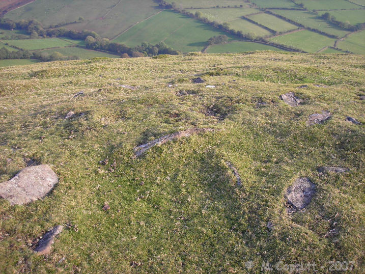 Click for full size image of Bwlch Bach a'r Grib cairns (PID:34659) Bwlch Bach a'r Grib cairns