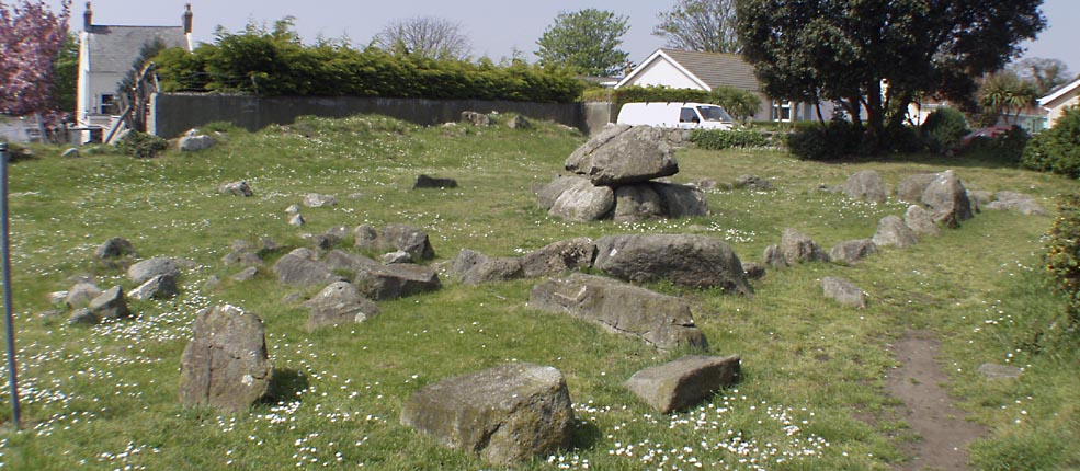 Photo used by kind permission of Tom Bullock. More details of this location are to be found on his Stone Circles and Rows CD-ROM