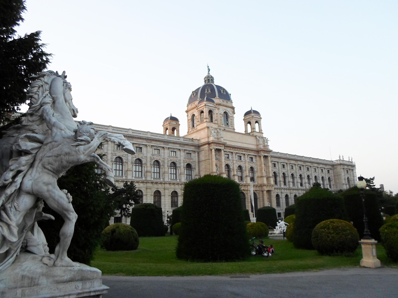 The Vienna Museum of Natural History is an important archaeological, zoological and geological museum in Vienna (Austria).

© Platta 2016