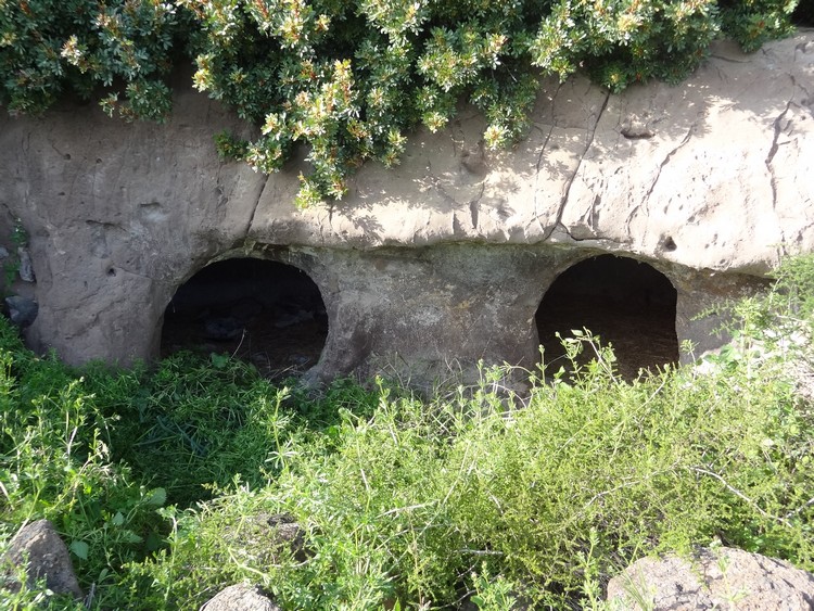 Monti La Rodda Domus de Janas