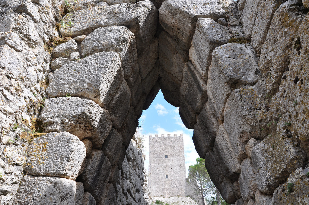 Click for the gallery page to add comments and vote (PID:145145) Arpino Acropolis