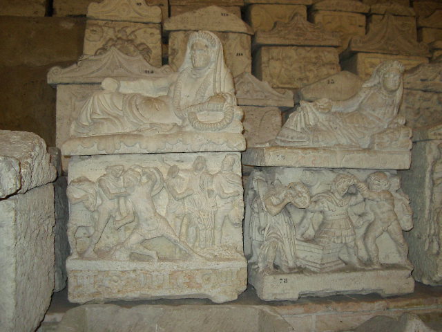 Click for full size image of The Hypogeum of the Volumni (PID:30429) The Hypogeum of the Volumni