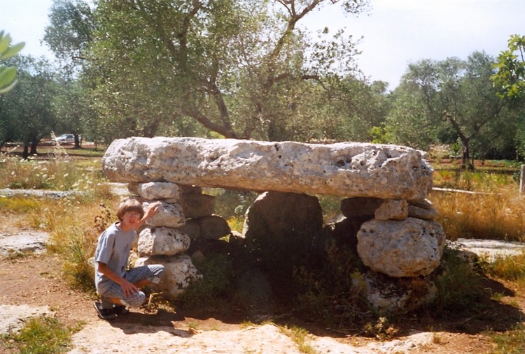 Scusi Dolmen