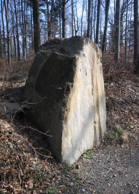 Bonstetten Schladhau Menhir