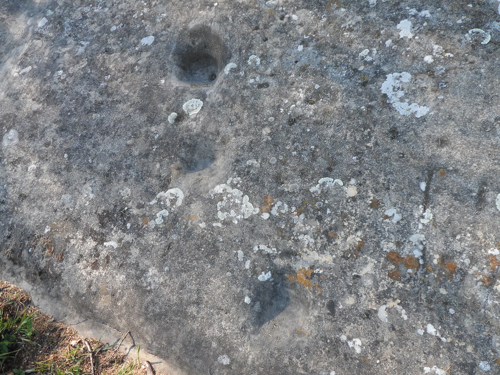 Click for full size image of Holed Stone / Schalenstein Strich (PID:131958) Holed Stone / Schalenstein Strich