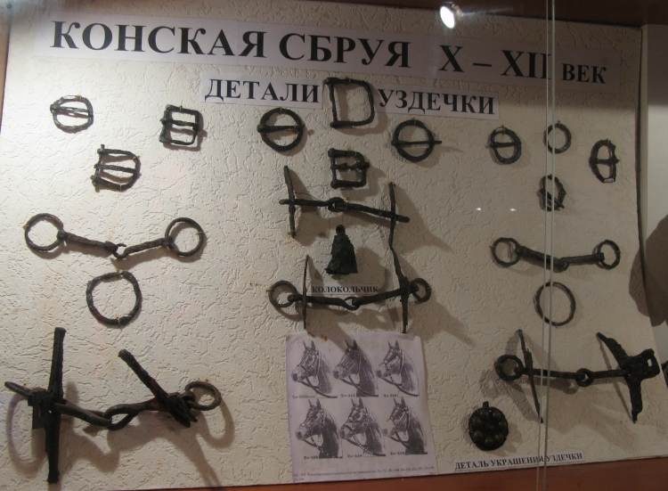 Horse harness: bridle components. X-XII cent.


