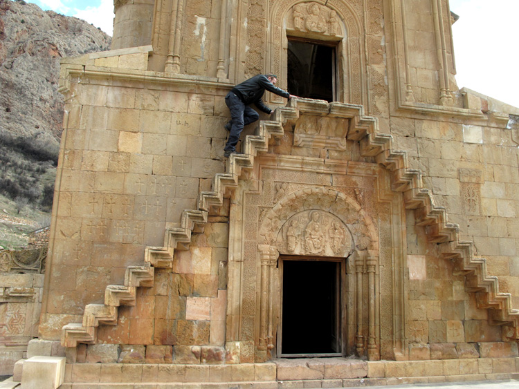 How to Explore Historical Sites Safely if You Have a Health Condition