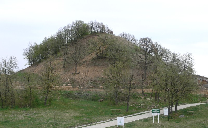 The tomb before excavation

Creative Commons image, source: Images from Bulgaria

