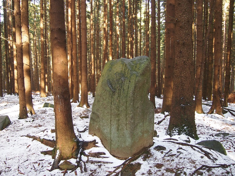 Mesicni menhir