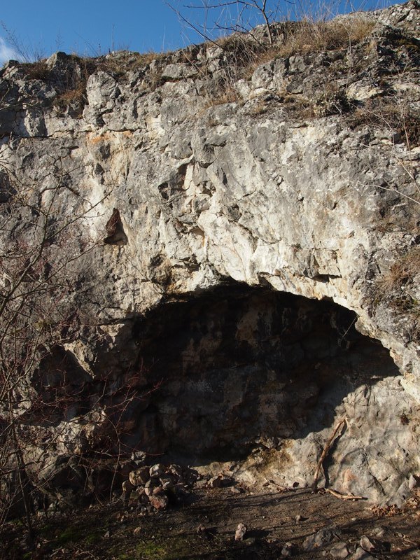Děravá Cave