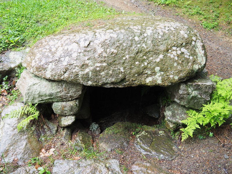 The well by the Hauswald chapel