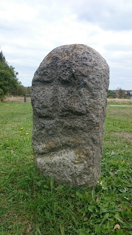 Bratronice Menhir