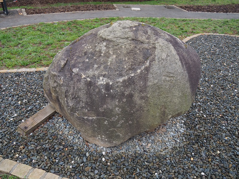 Another peculiar object is placed in front of local municipal building.