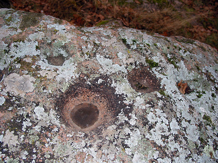 Click for full size image of Davini Great stone (Daviņu Lielais akmens) (PID:59247) Davini Great stone (Daviņu Lielais akmens)