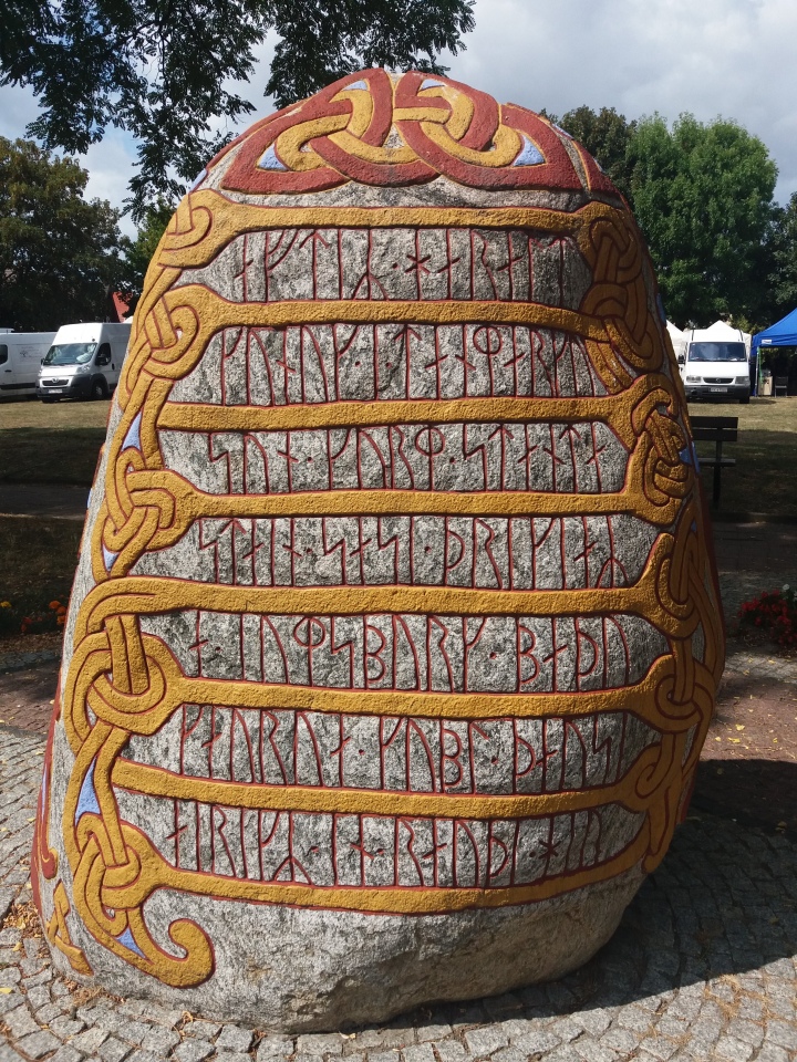 Click for the gallery page to add comments and vote (PID:200832) Harald Blåtand Stone Wolin
