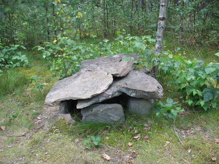 Reconstructed stone cist in the southern part of the cemetery (photo taken on August 2009).
