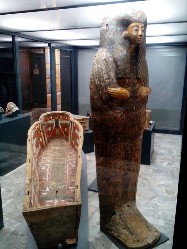 Anthropoid coffin of the lady Iah Mut. 21st dynasty, 1069-945 BC (photo taken on May 2018).