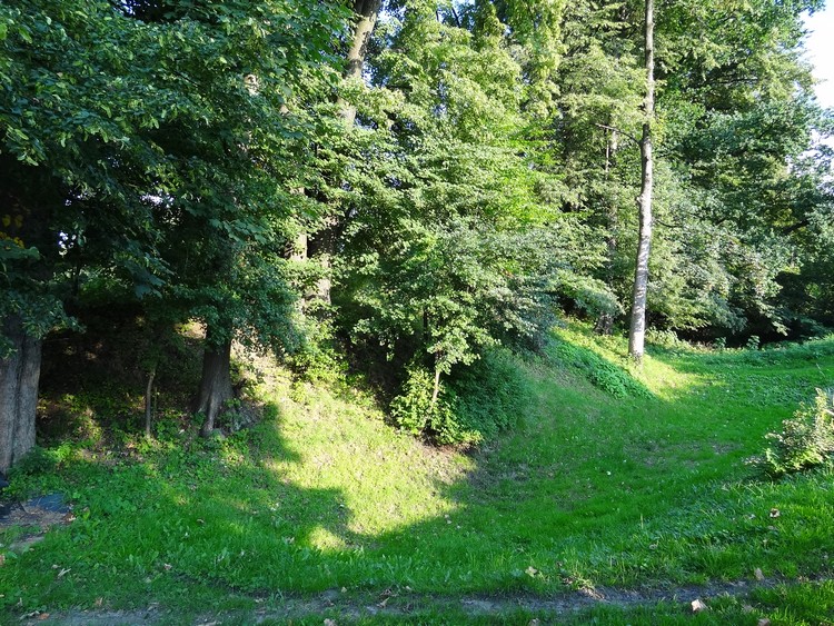 Rampart and a ditch in northern part of the hillfort (photo taken on August 2011).

