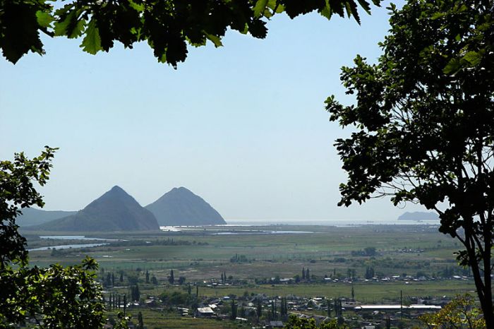 Click for full size image of Pyramids river Suchan (PID:164967) Pyramids river Suchan
