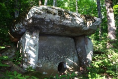 Dolmen Solо́niki ridge 2