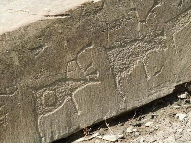 Click for full size image of Petroglyphs of Pegtymel River (PID:141264) Petroglyphs of Pegtymel River