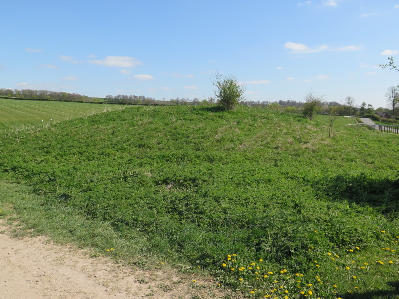Click for the gallery page to add comments and vote (PID:132222) Lambourn Seven Barrows