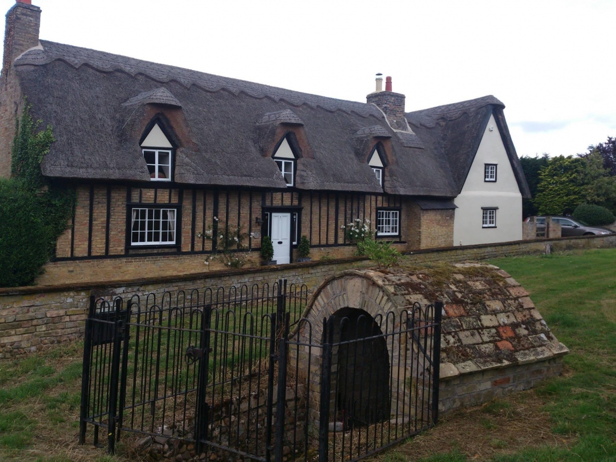 Click for the gallery page to add comments and vote (PID:231203) St Michael's Well (Cambridge)