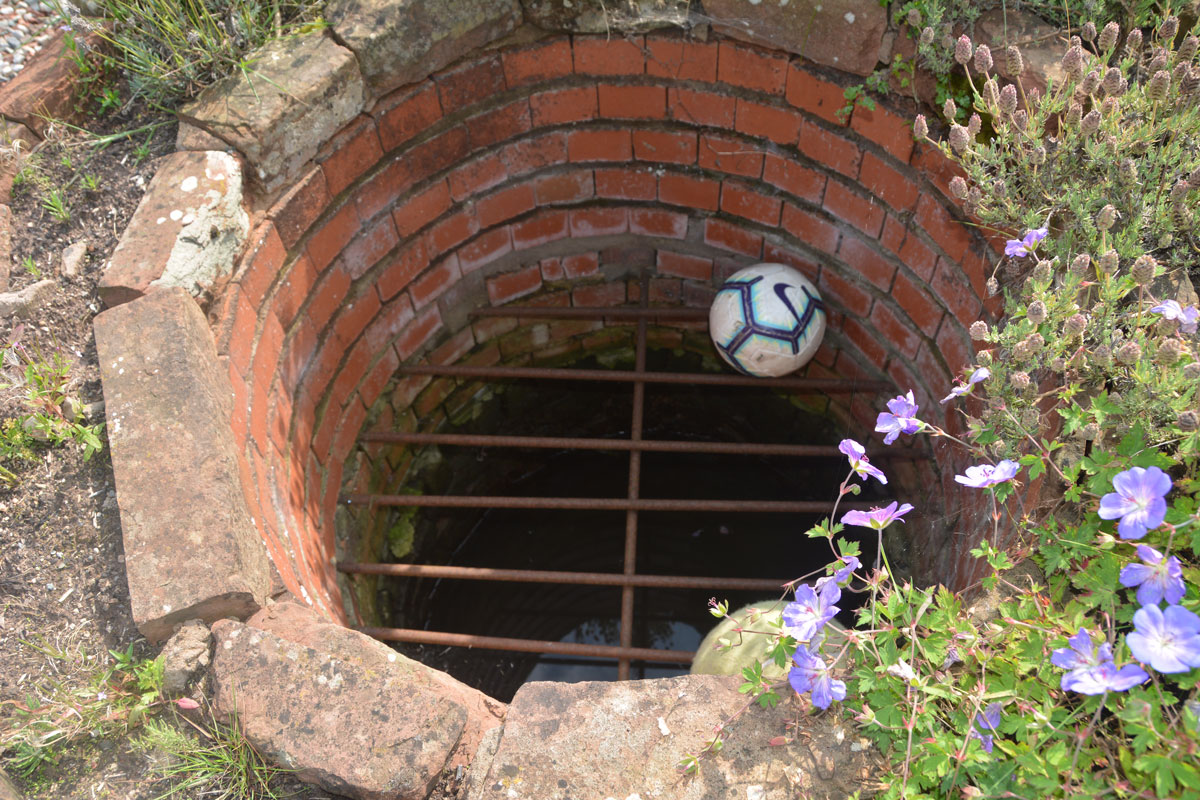 Click for the gallery page to add comments and vote (PID:201905) St Anne's Well (Cotehill)