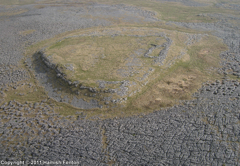 Castle Folds defended Romano-British settlement, viewed from the south west.

Kite Aerial Photgraph

23 April 2011 @ 8.53am