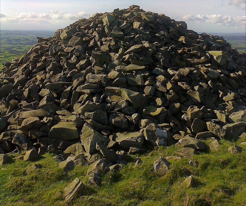 Click for the gallery page to add comments and vote (PID:173075) Brownthwaite Pike Round Cairn