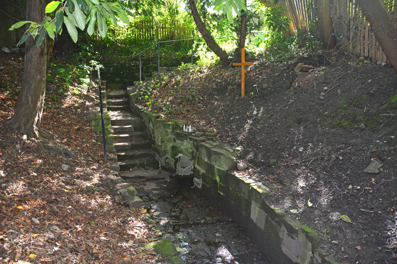 Click for the gallery page to add comments and vote (PID:165030) St. Mary's Well (Jesmond)