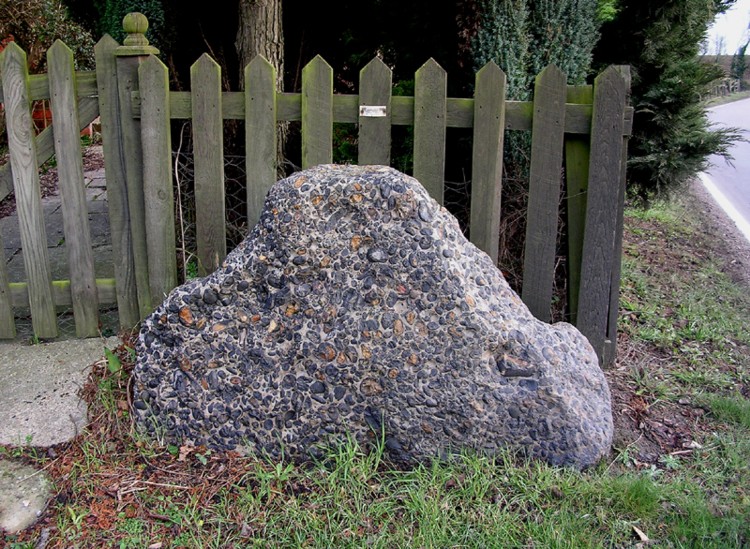 Click for the gallery page to add comments and vote (PID:11875) White Notley Puddingstone