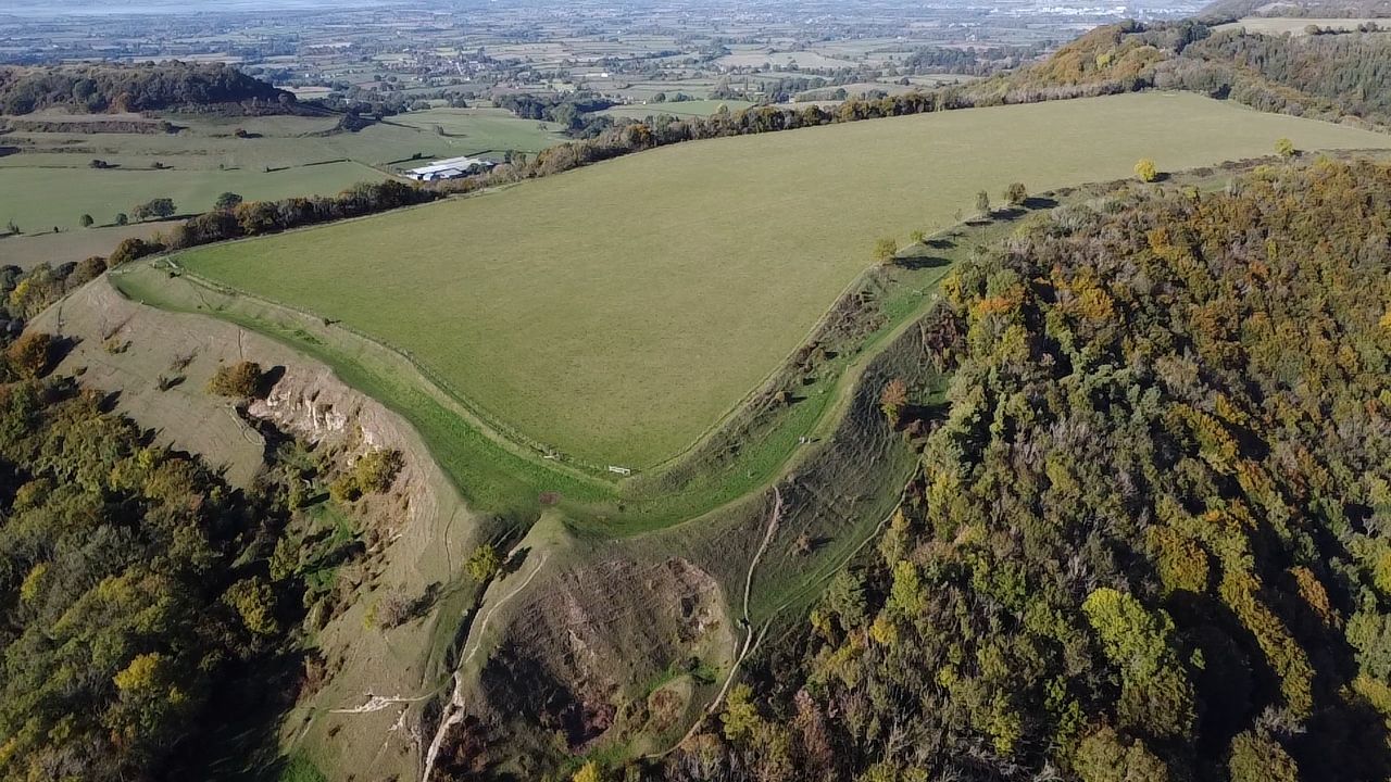 Click for the gallery page to add comments and vote (PID:250482) Uley Bury
