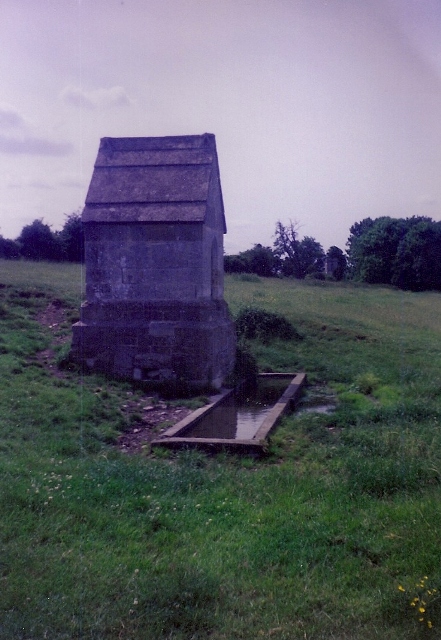 Click for the gallery page to add comments and vote (PID:37574) Lady's Well (Gloucestershire)