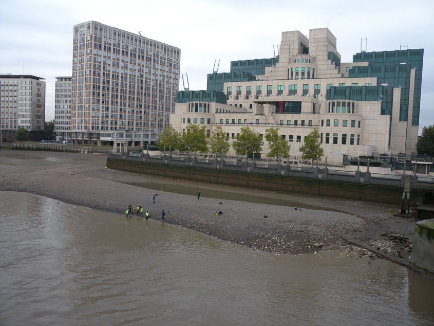 Mesolithic structure near Vauxhall bridge