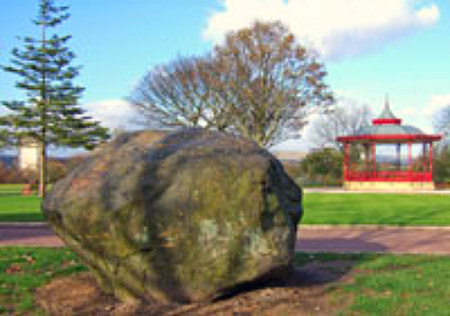 Click for the gallery page to add comments and vote (PID:57760) Broadfield Park Glacial Boulder