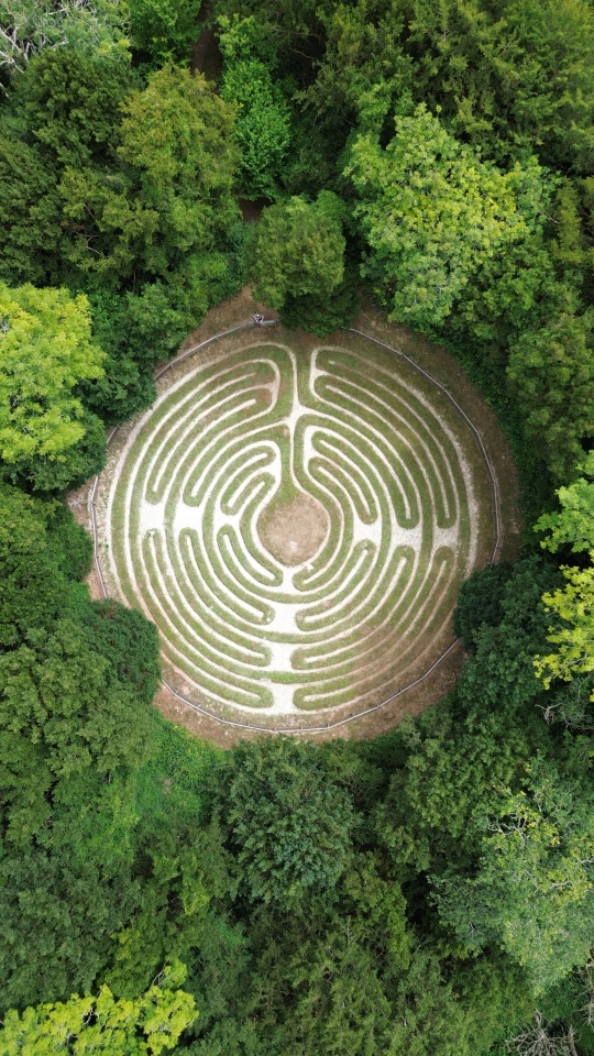 Breamore Miz-Maze