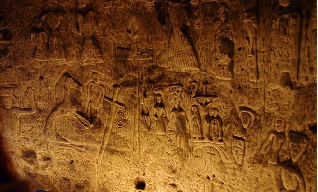 Click for the gallery page to add comments and vote (PID:155571) Royston Cave