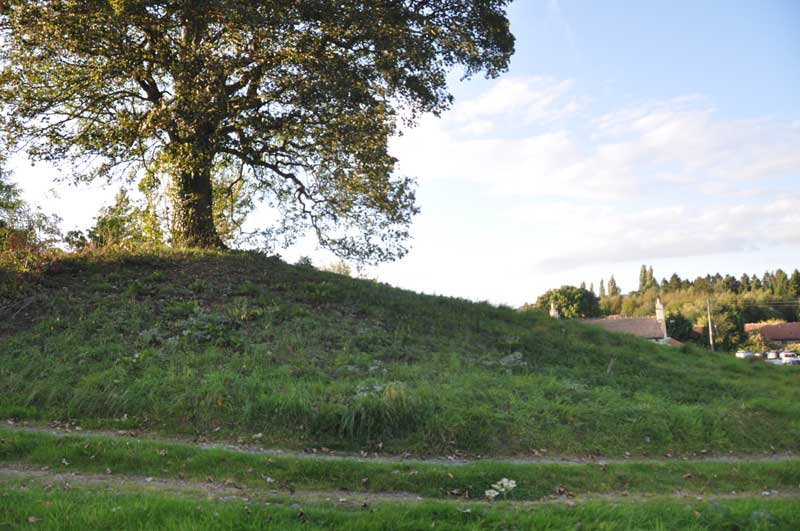 Click for the gallery page to add comments and vote (PID:124891) Howe Hill (Felixkirk)