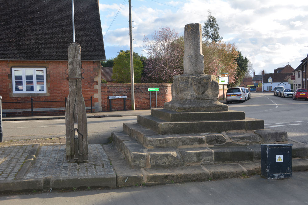Click for the gallery page to add comments and vote (PID:194815) Bottesford Cross