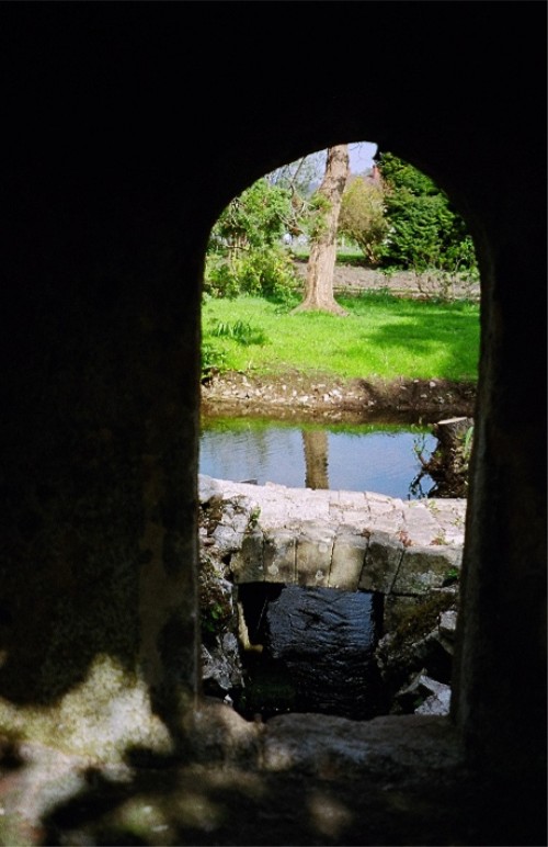 Click for the gallery page to add comments and vote (PID:10689) St Andrew's Well (Wells)