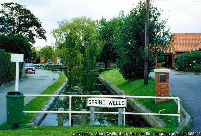 Billingborough Wells Spring Wells at Billingborough, near Bourne, Lincolnshire (1) cc-by-sa/2.0 - © Rex Needle - geograph.org.uk/p/4668217
Photo taken 19 March 2000