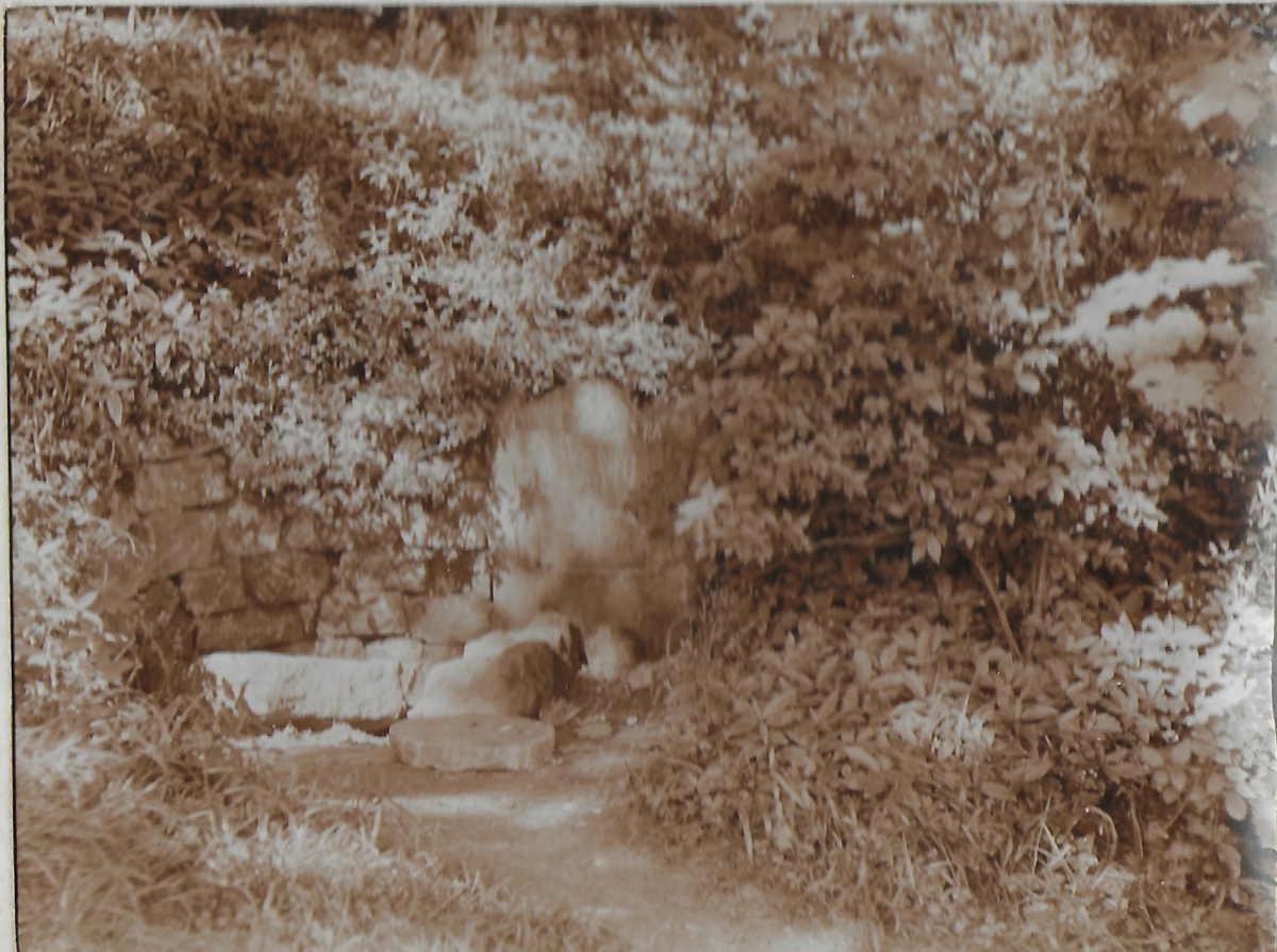 Click for full size image of Little John's Well (Hampole) (PID:219928) Little John's Well (Hampole)