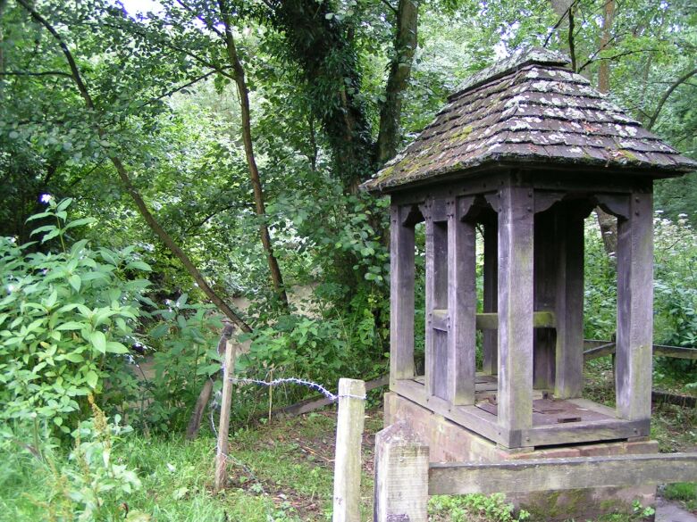 Click for the gallery page to add comments and vote (PID:8018) St Mary the Virgin's Well