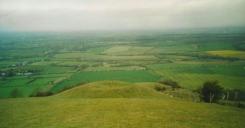 Click for the gallery page to add comments and vote (PID:126327) Hunters Burgh Long Barrow