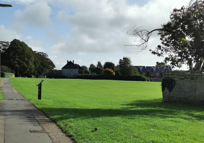 Click for the gallery page to add comments and vote (PID:278436) Chichester Amphitheatre