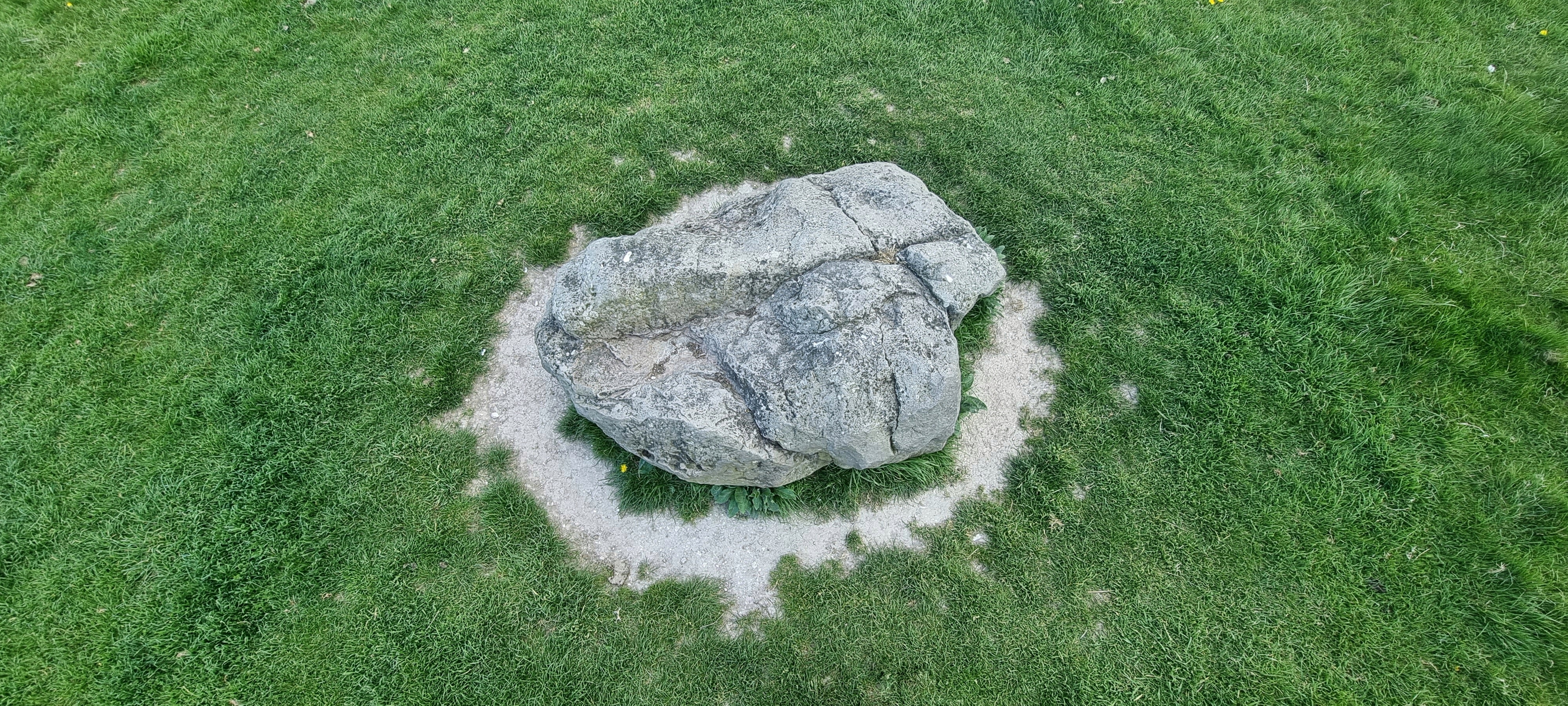 Click for the gallery page to add comments and vote (PID:240463) Cuckoo Stone (Wiltshire)